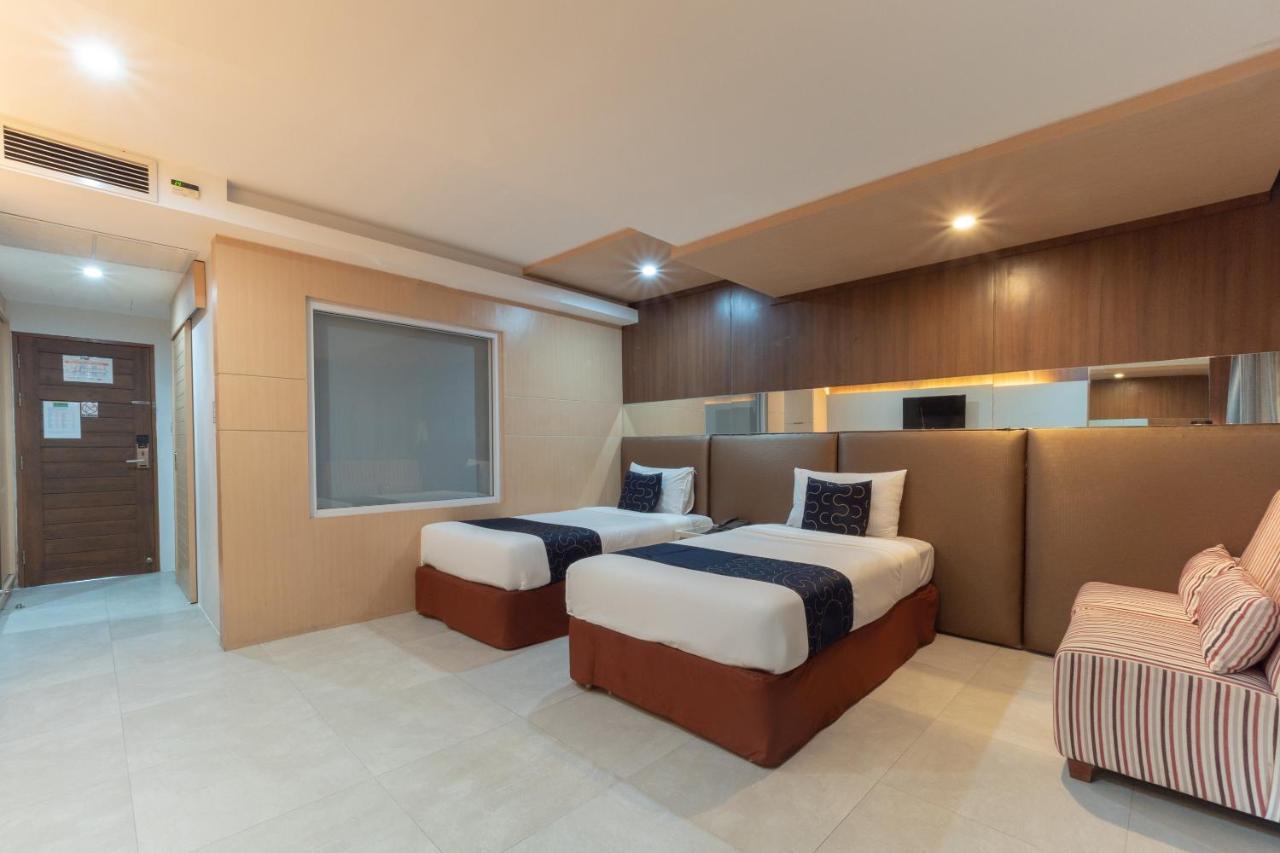 Capital O 1088 Golden Dragon Beach Resort Банг-Ламунг Экстерьер фото