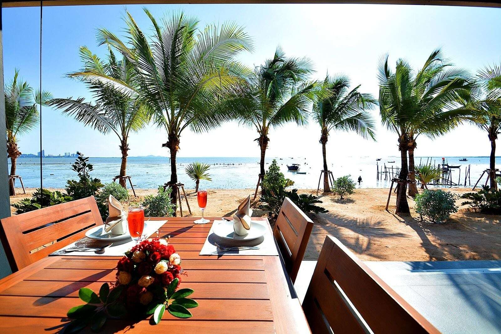 Capital O 1088 Golden Dragon Beach Resort Банг-Ламунг Экстерьер фото